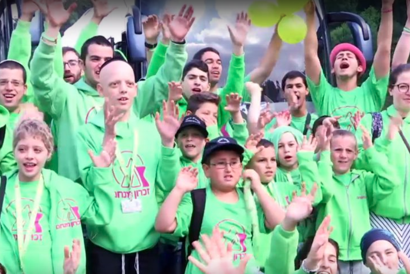 Combattre le cancer par la bonne humeur : Femmes de foot soutient Zichron Menachem