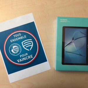 distribution des tablettes aux résidents d'ehpad